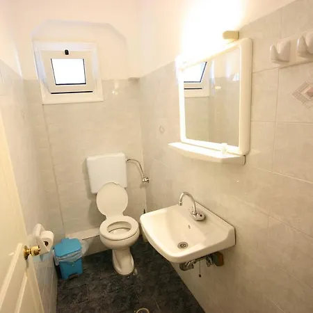 Guest house Niriton 3*