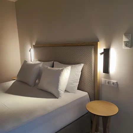 Guest house Niriton 2*